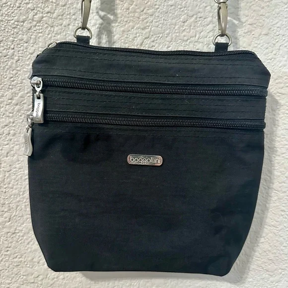 Baggallini Black Nylon Crossbody Bag - Picture 1 of 6